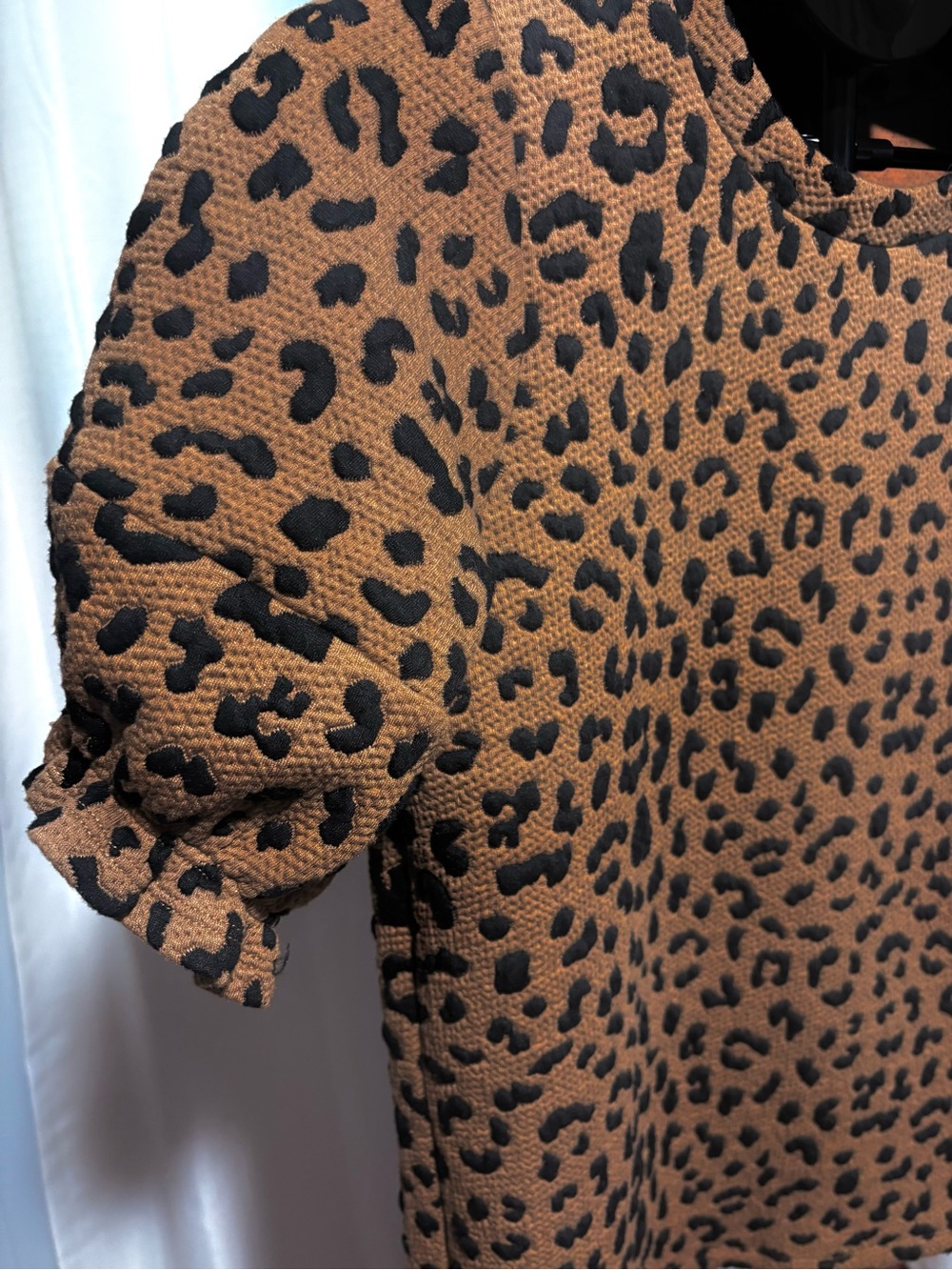 Women’s THML Leopard Print Ruffle Sleeve Top Size Small - Picture 4 of 6
